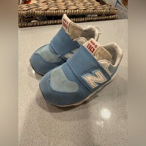 New Balance Kids 574 Hook-and-Loop Sneakers in Light Blue and White